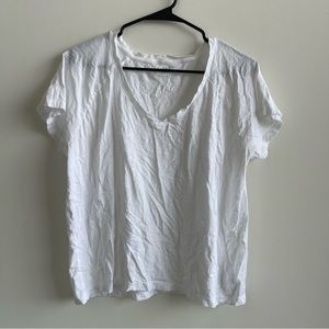 GAP white loose t-shirt size S